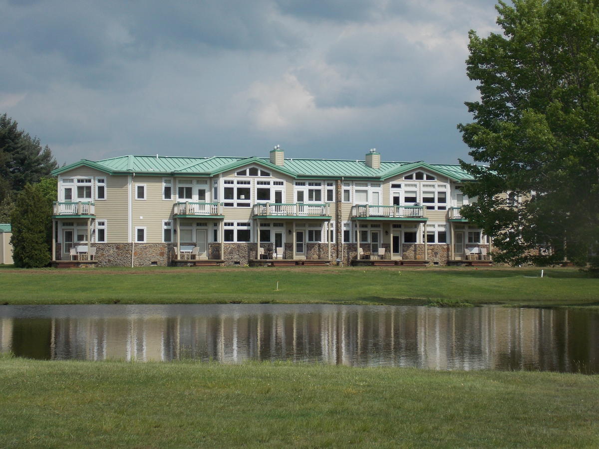 Fairway Suites At The Peak French Creek 外观 照片